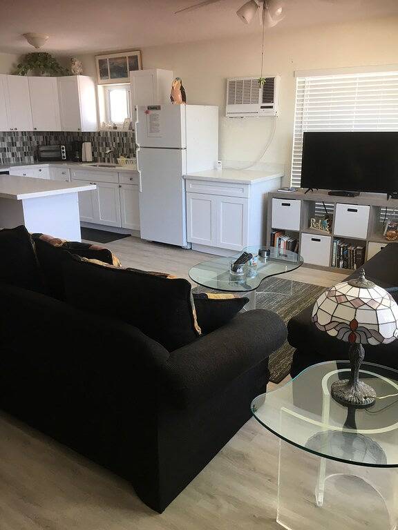 Ganze Wohnung, Oceanfront Sandy Beach Ferienhaus Einheit 2 in Marathon, Monroe County