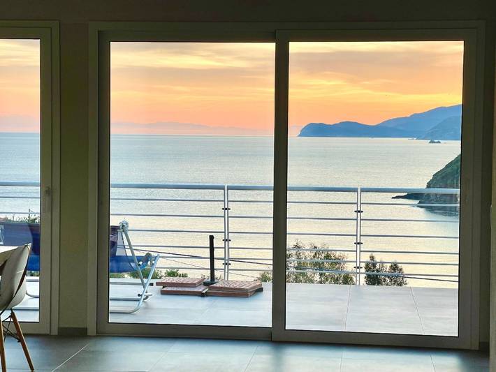 Ganze Ferienwohnung, Ferienwohnung für 6 Personen mit Terrasse in Spiaggia Pareti (Pareti), Capoliveri