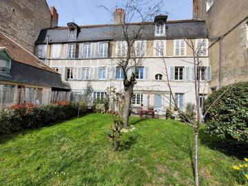 Chambre d’hôte pour 3 personnes, avec vue et jardin, animaux acceptés dans Prieuré de la Charité sur Loire