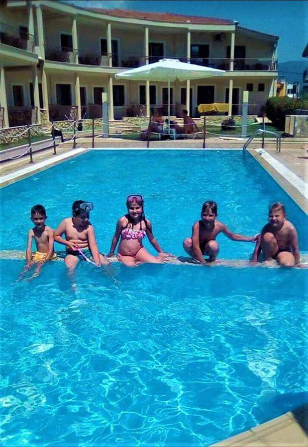 Gîte pour 3 personnes, avec piscine et vue ainsi que bassin pour enfant et jardin dans Stavros - 3