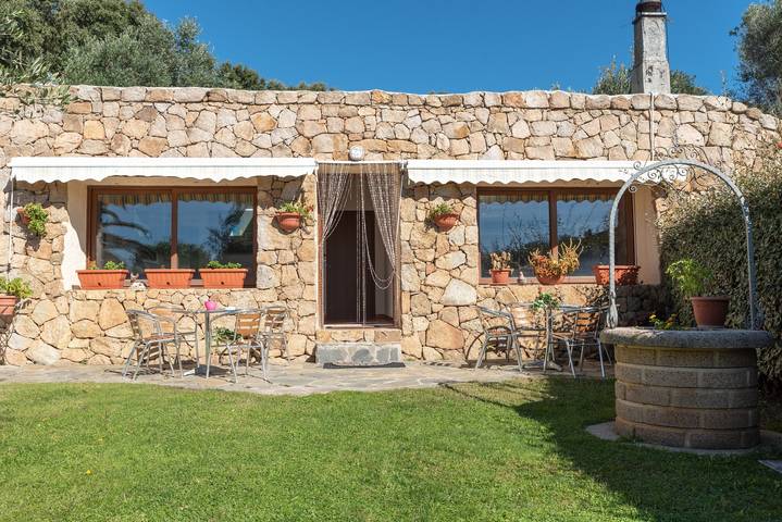 Entire apartment, Villa Smeralda 9 – Family Apartment with Pool near Olbia in Telti, Olbia-Tempio