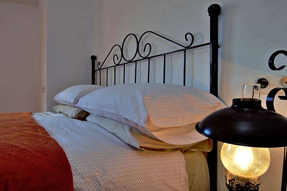 Super Pet Friendly Centrally Located House in Alhama de Granada, Granada Province