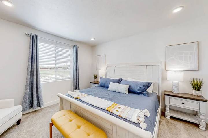 Vacation house for 25 people, with lake view and yard in Utah