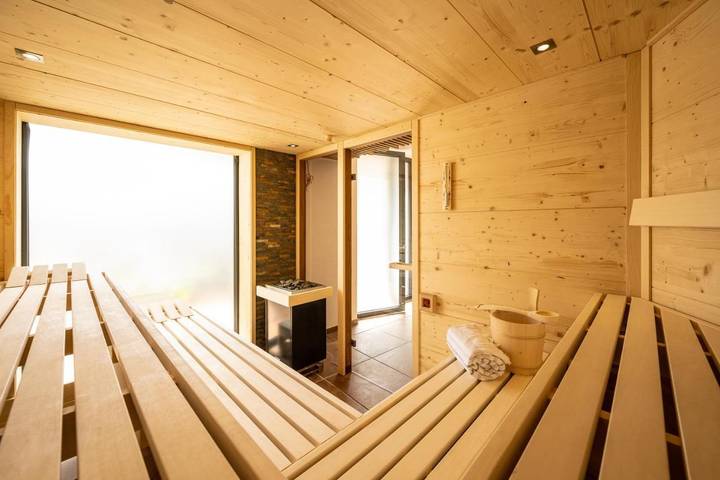 Ferienwohnung für 3 Personen, mit Balkon und Terrasse sowie Sauna in Altenahr - 2