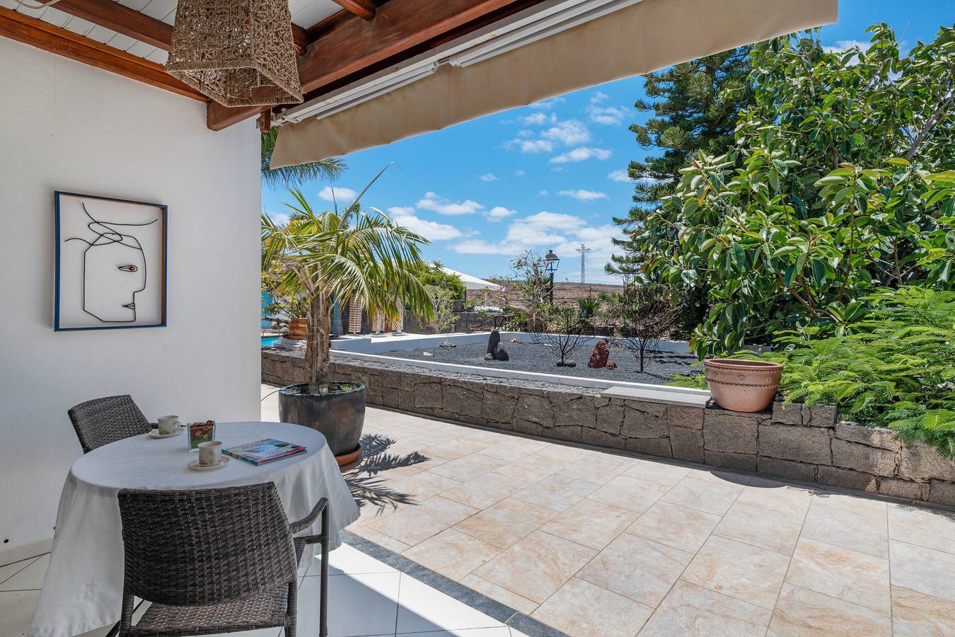 Ganze Wohnung, Ferienwohnung 'Bianca Tajinaste' mit Meerblick, privater Terrasse und Wlan in Las Breñas, Yaiza