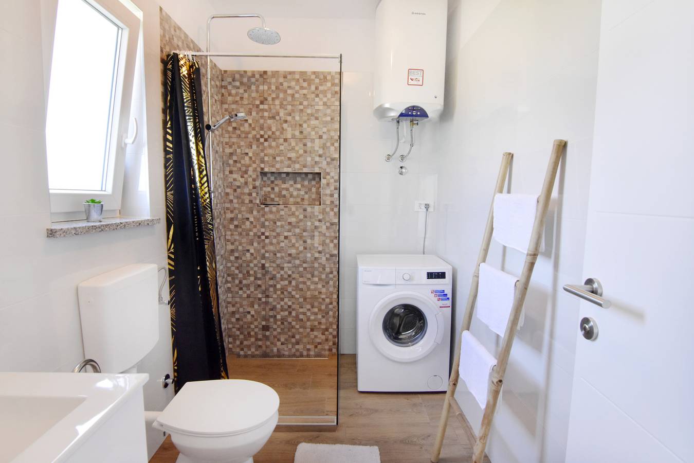 Ganze Wohnung, Modernes Ferienhaus mit Gemeinschaftspool in Umag und Umgebung