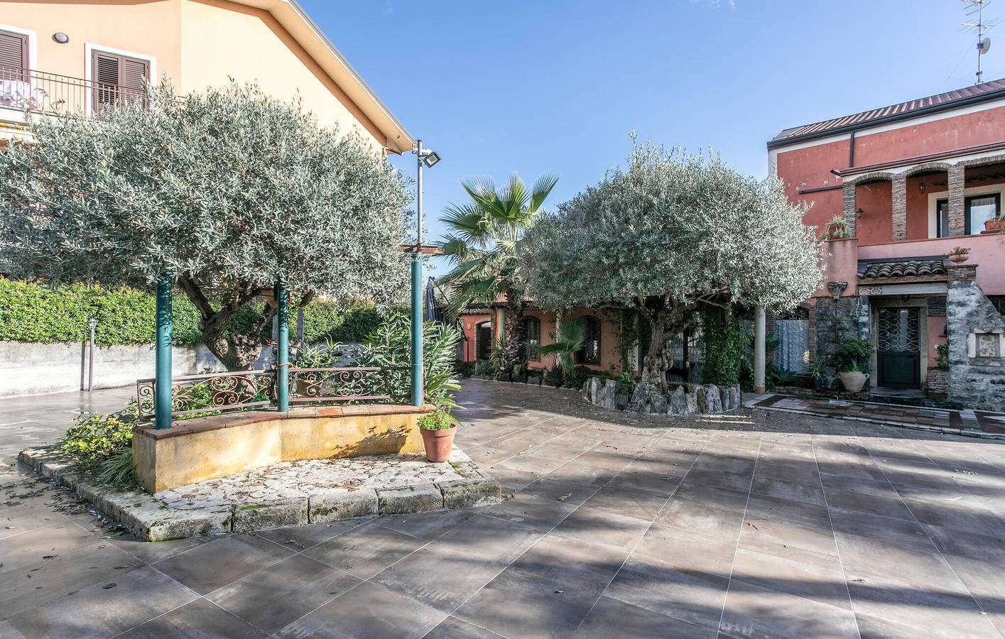 Geheel vakantieappartement, Appartement met zeezicht, zwembad, terras en parkeerplaats in Santa Venerina, Etna