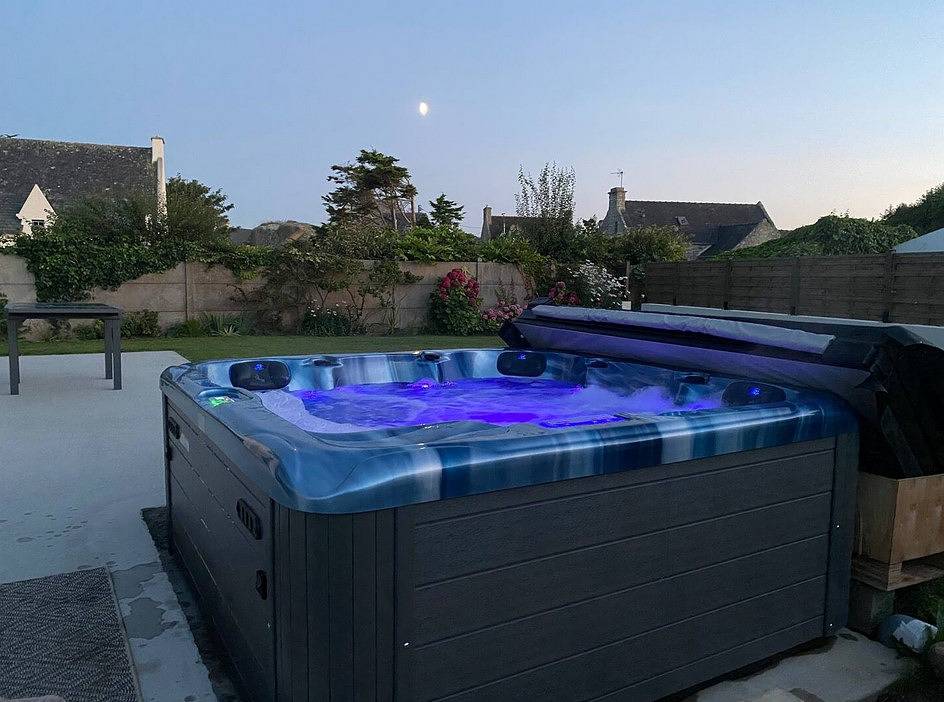 Gîte für 8 Personen mit Whirlpool in Brignogan-Plages, Brest und Umgebung