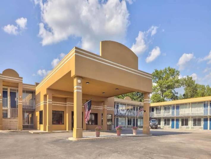 Apartamento entero, 1 cama tamaño queen | No fumadores, microondas in Illinois