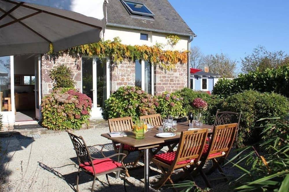 In Sourdeval Les Bois mit Garten in Sourdeval-les-Bois, Coutances und Umgebung