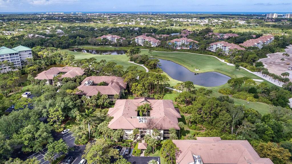 Ganze Wohnung, Sehr schön, komplett renoviert mit wunderbarem Blick und Privatstrandtstrand in Bonita Bay, Bonita Springs