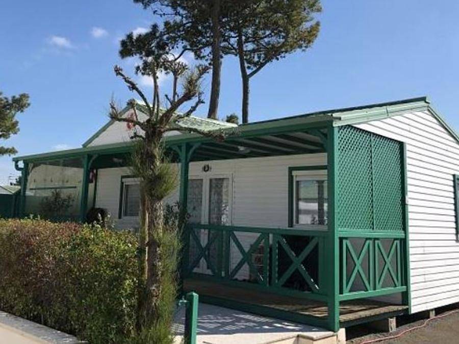 Camping Les Tulipes - Chalet 6 personnes - Grand Chalet in L'Aiguillon-la-Presqu'île, Vendée