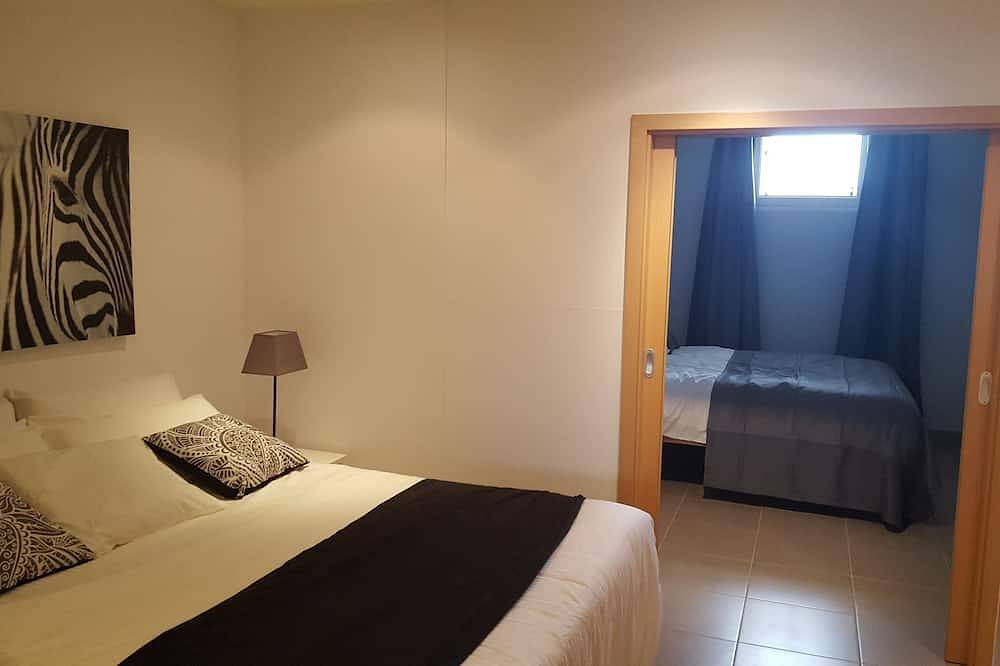 Holiday House with Sea View and Private Pool in Montaña La Data, San Bartolomé de Tirajana