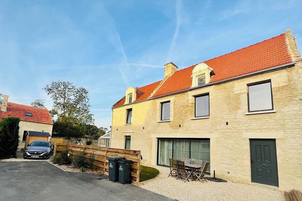Gîte Avec Jacuzzi Chic & Cosy Entre Caen et les Plages du Débarquement Normandie in Biéville-Beuville, Región de Caen