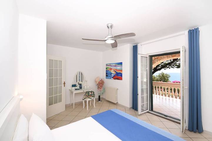 Apartamento entero, Luxury sea view apartment with pool and parking in Villammare, Vibonati