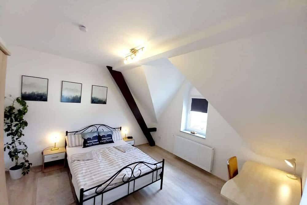Ganze Wohnung, Fewo Weser Dg Twin Peaks Room 315 in Hadamar, Landkreis Limburg-Weilburg