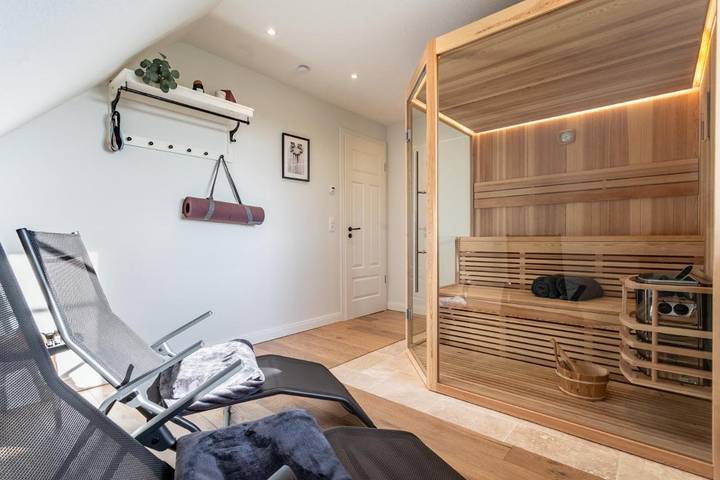 Ferienhaus für 6 Personen, mit Terrasse und Garten sowie Sauna und Seeblick in Poseritz