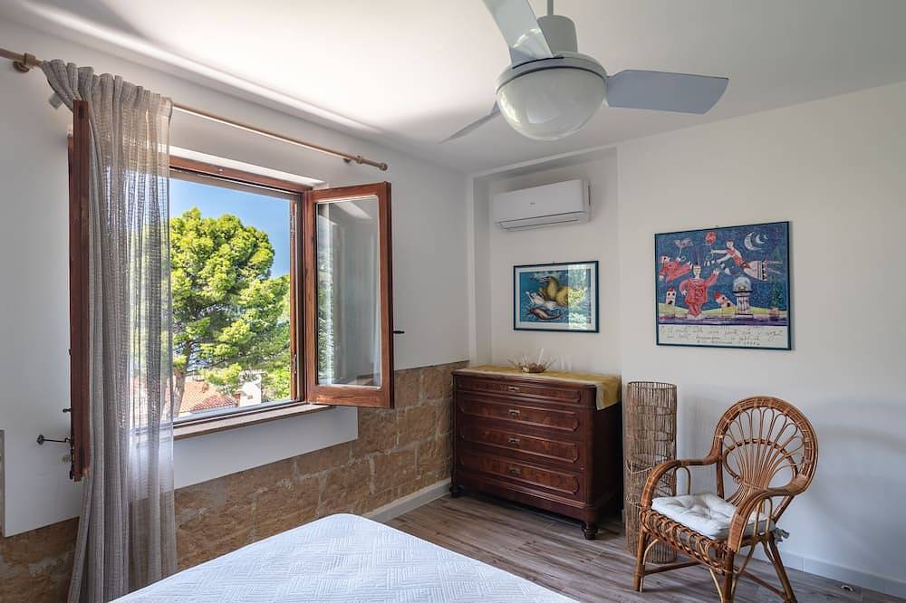 Halb freistehendes Haus in einer Villa mit privatem Pool und Meerblick. in Scopello, Castellammare del Golfo