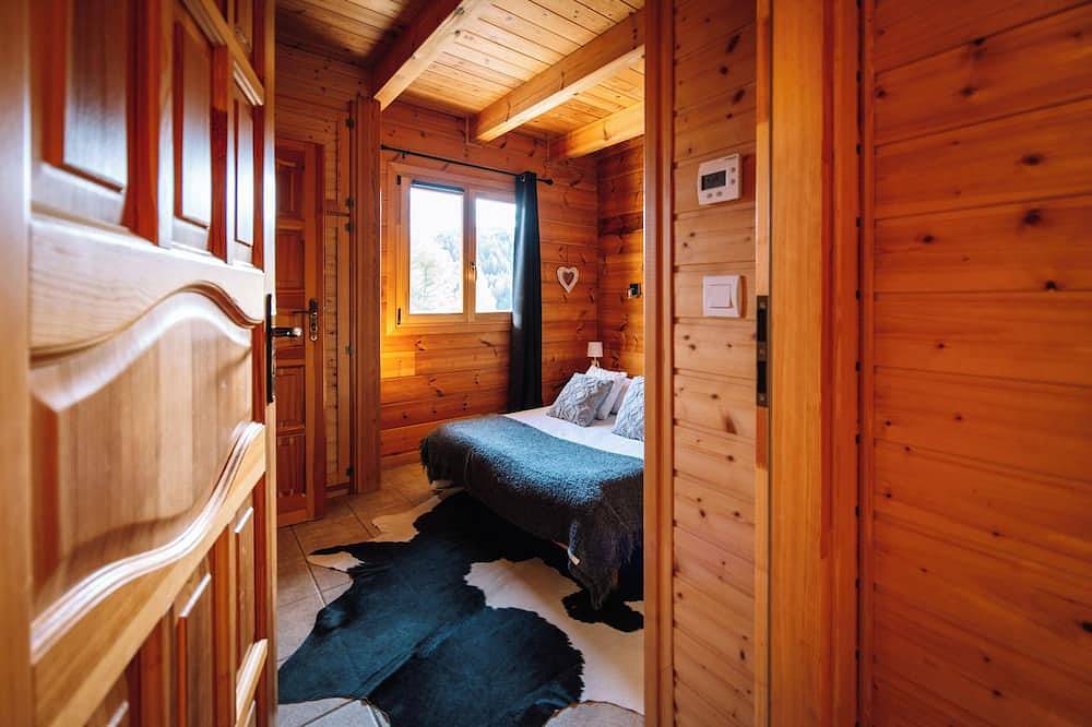 Family Chalet At La Joue Du Loup, 50M From The Slopes For 14 People in La Joue du Loup, Le Dévoluy