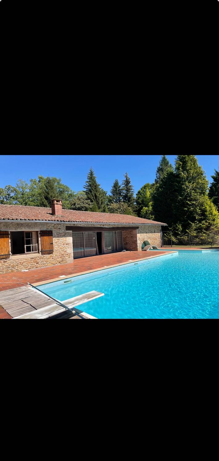 Gîte pour 4 personnes, avec piscine, animaux acceptés