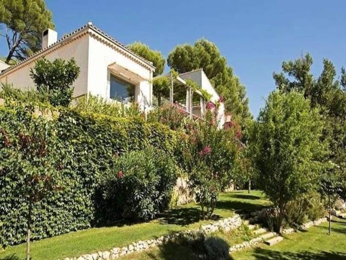Gîte pour 14 personnes, avec jardin ainsi que piscine et jacuzzi à Rognes - 2