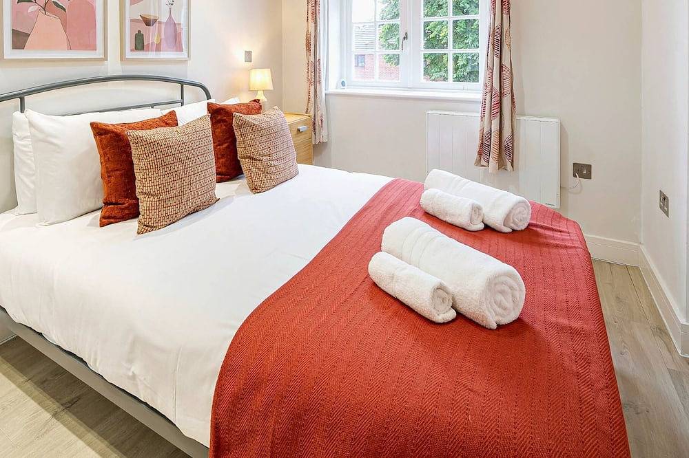 Geheel appartement, Stylish 1 Bed Flat | Pet-Friendly & Near Station in Rushmoor, Hampshire