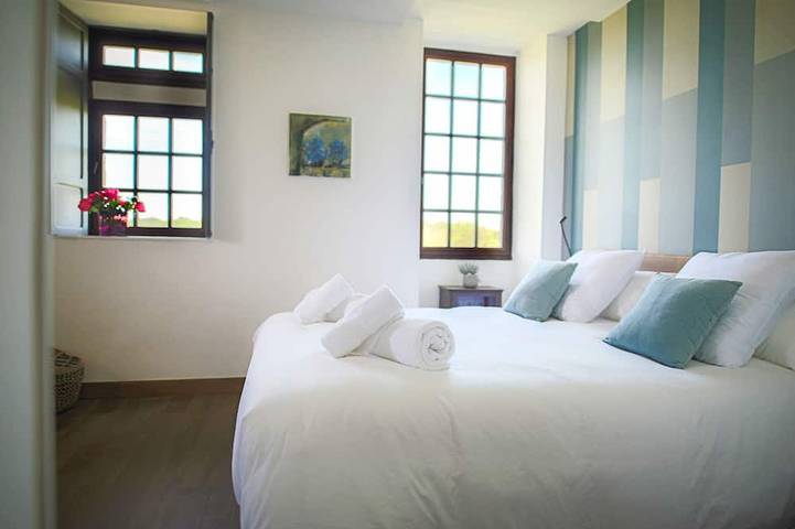 Location de vacances pour 23 personnes, avec jardin, animaux acceptés à Gavaudun - 4