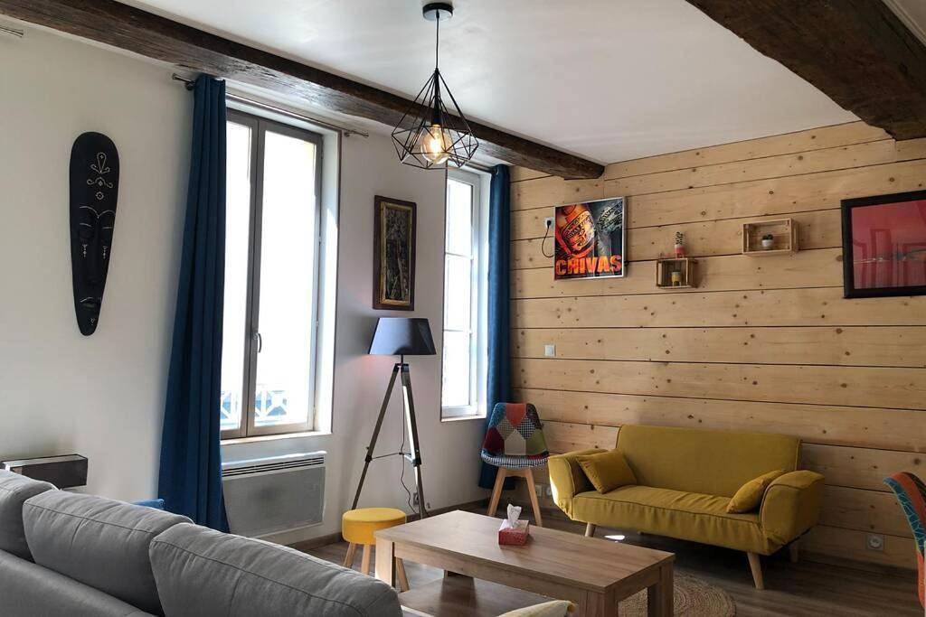 Appartement entier, Laon : « Suite privée au pied de la Cathédrale » in Laon, Aisne