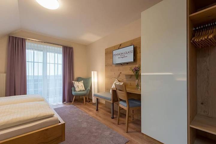 Familienzimmer - Glatz \"Haus Siegesbrunn\" in Bad Waltersdorf, Steirerland
