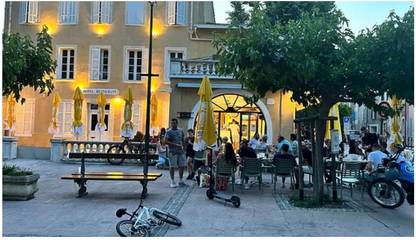Hôtel pour 2 personnes, avec terrasse à La Roquebrussanne