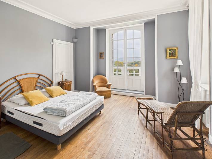 Location de vacances pour 10 personnes, avec terrasse et jardin à Saint-Léon-sur-Vézère - 4