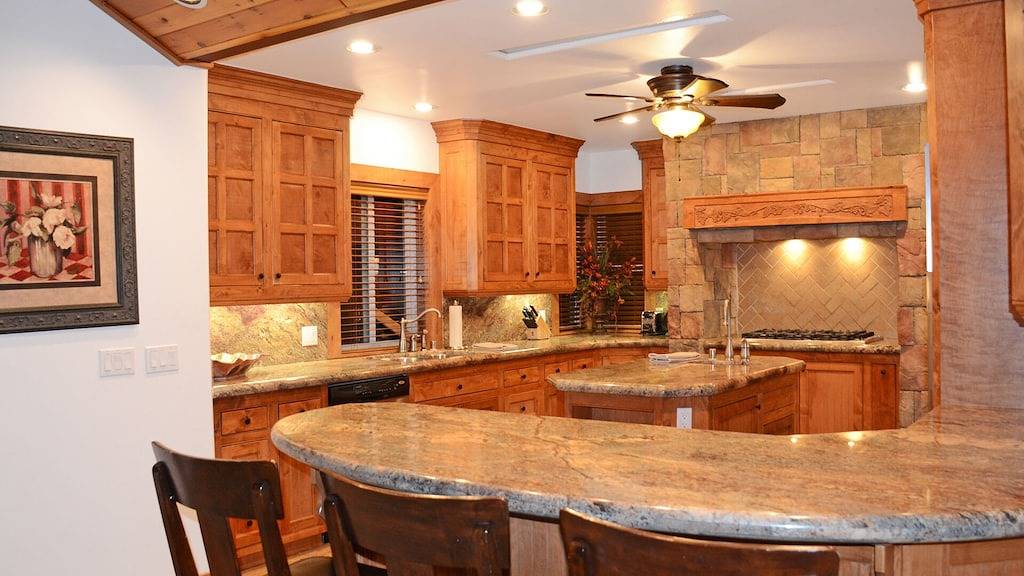 Geräumige Luxuskabine. Billardtisch, Airhockey, in der Nähe von Skifahren / Snowboarden in Moonridge, Big Bear Lake