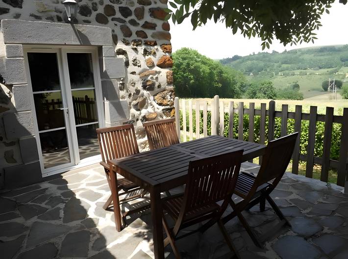Maison de vacances pour 5 personnes, avec jardin dans le Cantal - 2