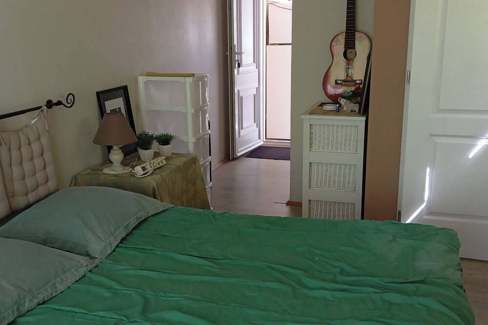 Entire apartment, Studio for rent in Port des Barques in Port-des-Barques, Rochefort region