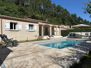 Cottage pour 6 personnes, avec jardin et piscine à Le Martinet