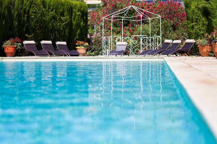 Hôtel pour 2 personnes, avec jardin et piscine, animaux acceptés à Beaucaire - 2