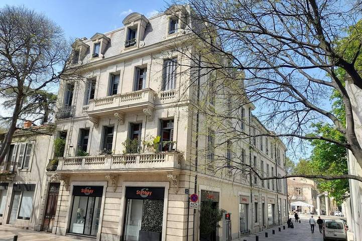 Location de vacances pour 6 personnes, avec balcon, animaux acceptés à Nîmes