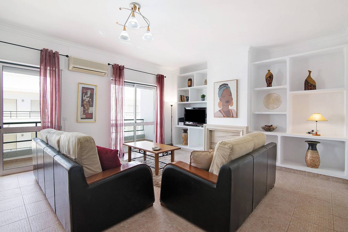 Entire apartment, Apartment 'Kaya' with Balcony, Wi-Fi and Air Conditioning in Praia da Falésia, Albufeira