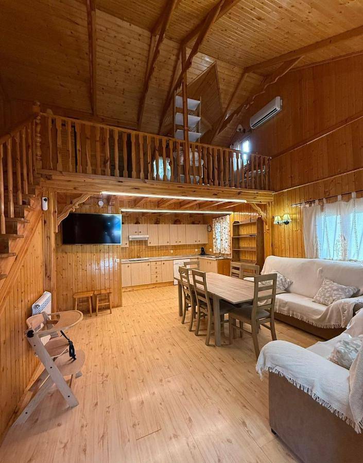 Casa de vacaciones para 20 personas, con jardín y vistas además de terraza y piscina, Se admiten mascotas - 1