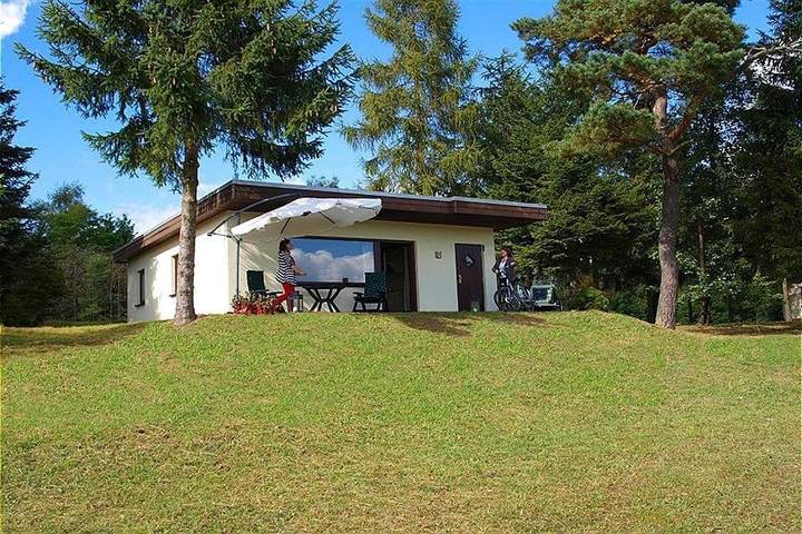 Ferienanlage für 4 Personen, mit Terrasse und Garten