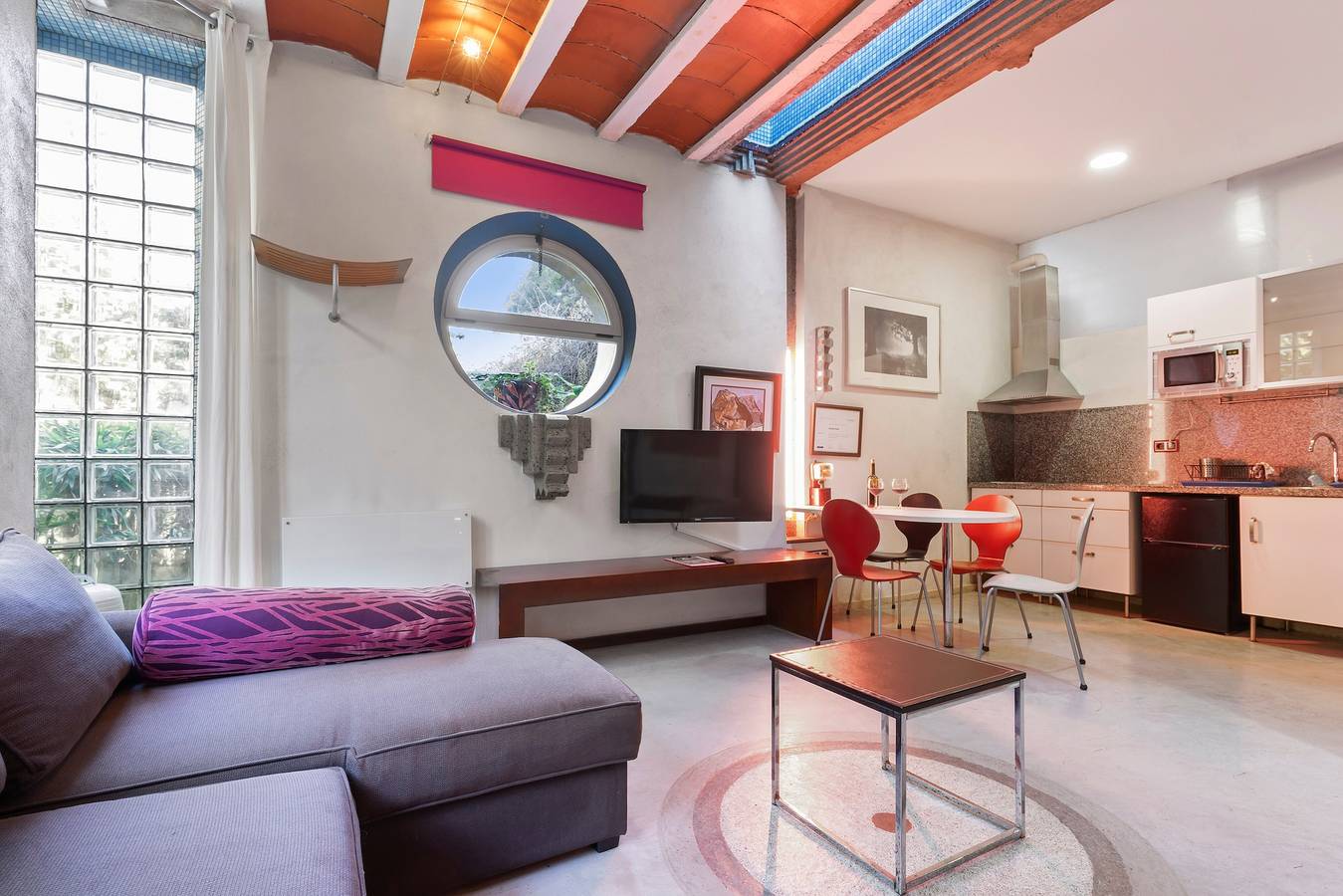 Casa rural 'Zentralclub Neutron' con vistas a la montaña, terraza privada y Wi-Fi in Belmonte de Miranda, Cordillera Cantábrica