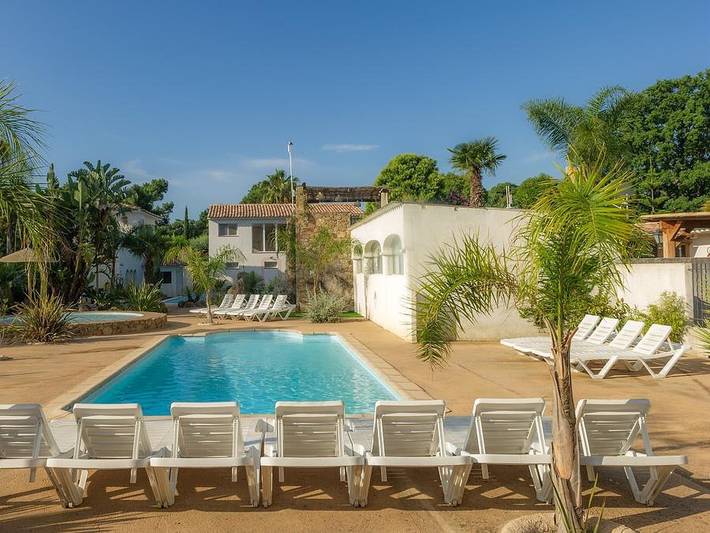 Camping pour 6 personnes, avec bassin pour enfant dans Haute-Corse