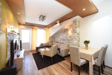 Cottage pour 4 personnes, avec jacuzzi et balcon dans Tivat