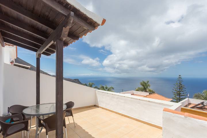Ferienwohnung für 4 Personen, mit Balkon und Meerblick sowie Ausblick in Spanien