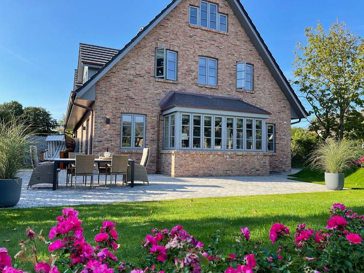 Ferienhaus für 6 Personen, mit Terrasse und Garten sowie Sauna und Ausblick in Midlum