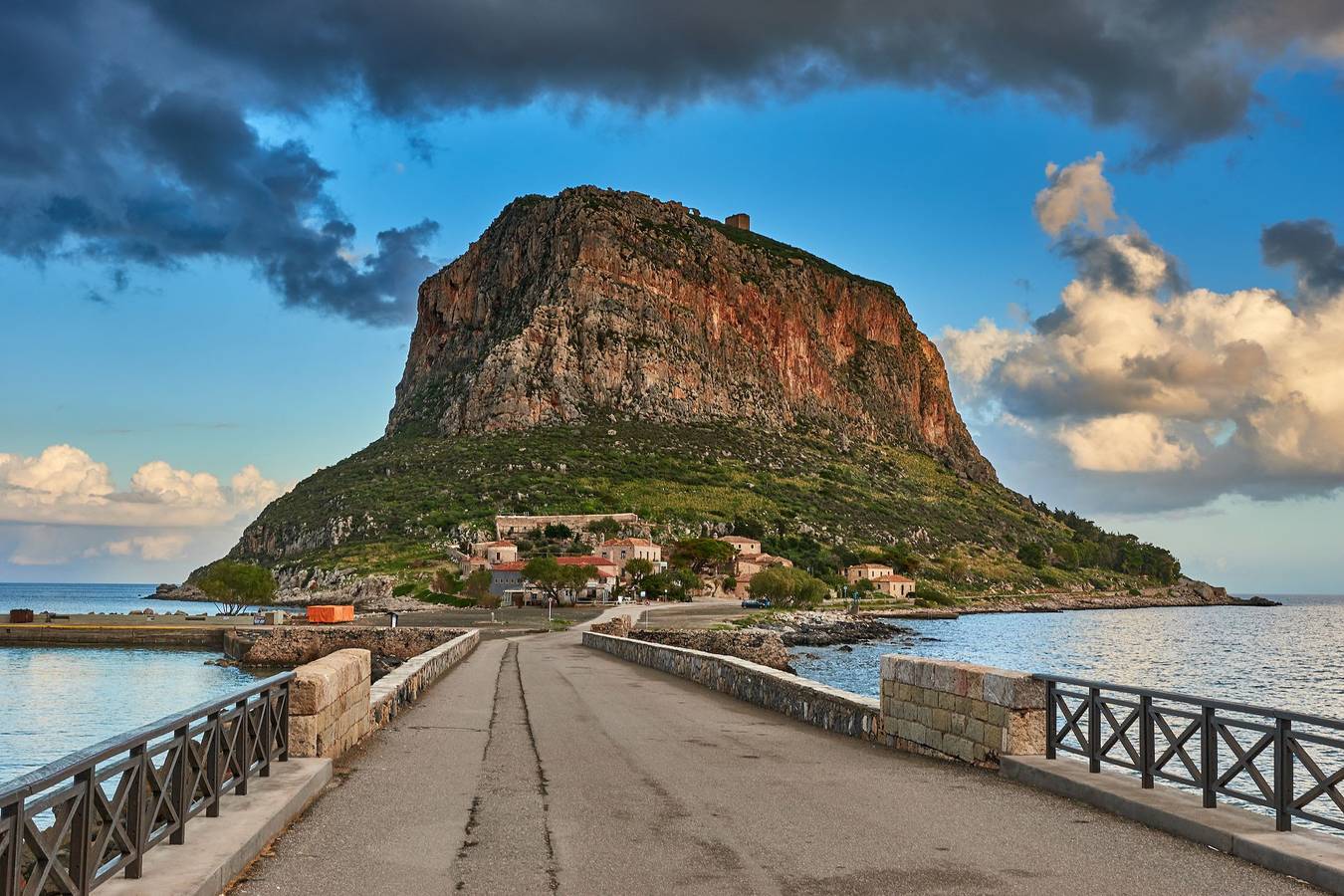 Ganze Wohnung, Cosmo Room 1 | Seaside Retreat | Monemvasia Castle in Gefira, Peloponnes
