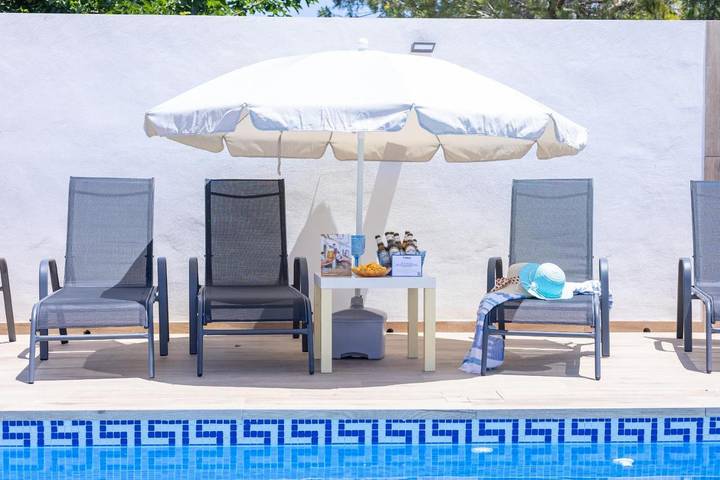 Casa rural para 16 personas, con terraza además de jardín y piscina, Se admiten mascotas en Catral - 3