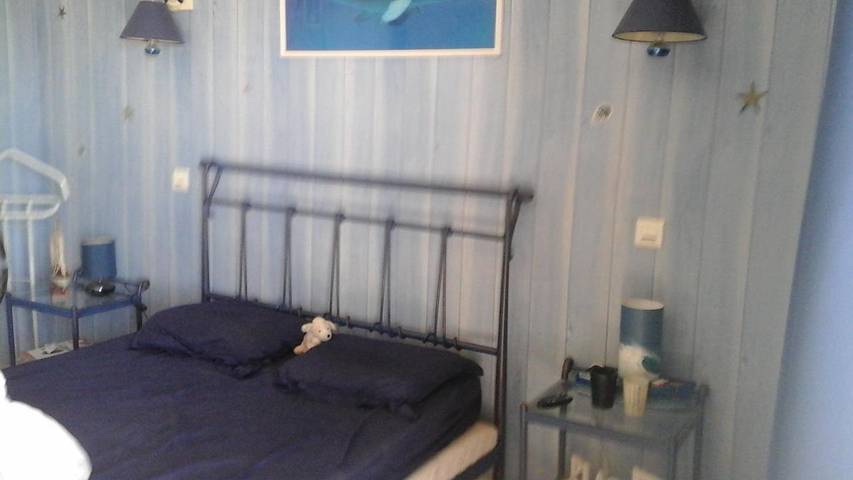Location de vacances pour 2 personnes, avec vue ainsi que jardin et piscine à Monprimblanc