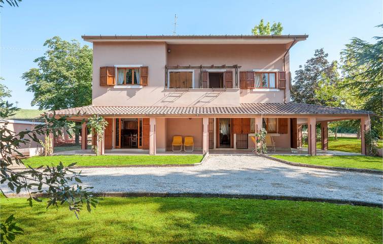 Casa vacanza per 8 persone con giardino in Ponzano di Fermo, Provincia di Fermo