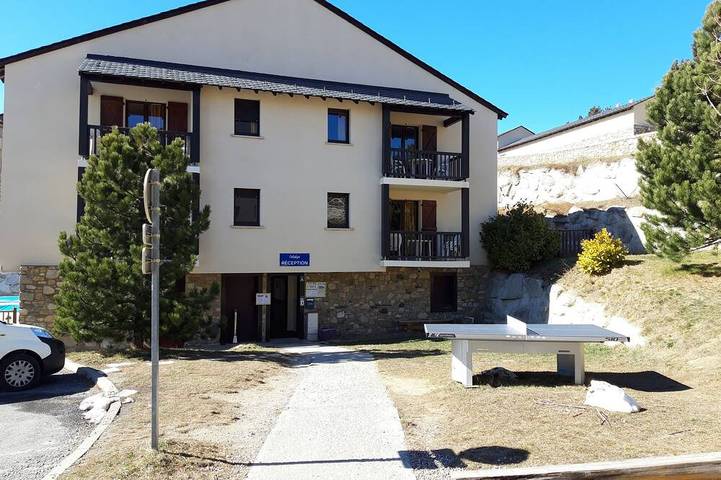 Appartamento intero, Pleasant Font-Romeu Studio, warm and bright with mountain views in Font-Romeu-Odeillo-Via, Parco naturale regionale dei Pirenei catalani